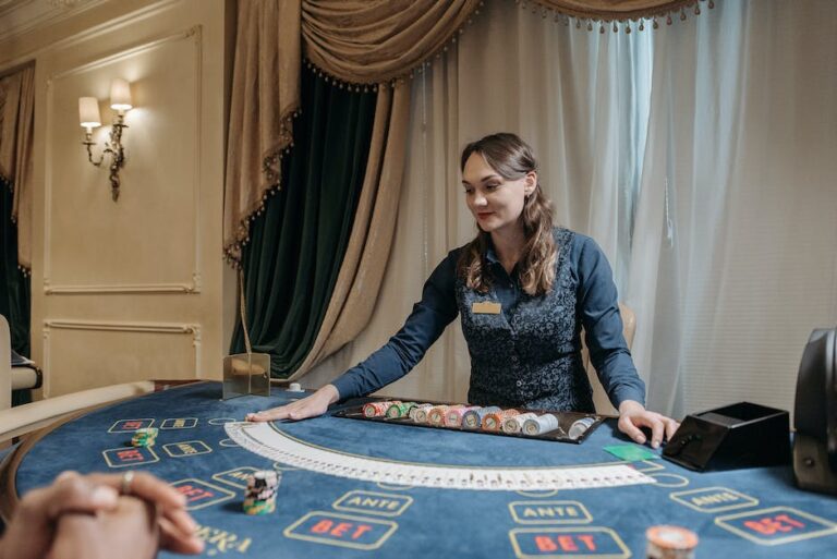 Welke criteria moeten worden gehanteerd als het gaat om het beslissen wanneer uw hand past bij blackjack?